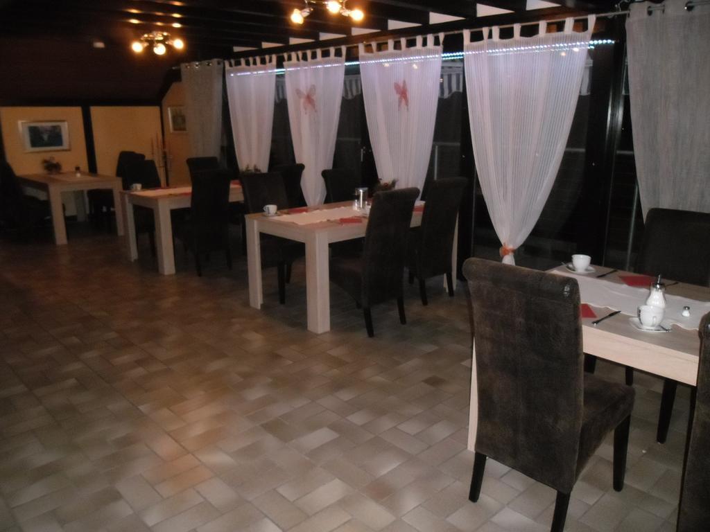 Hotel Garni Julia Linnich Kültér fotó