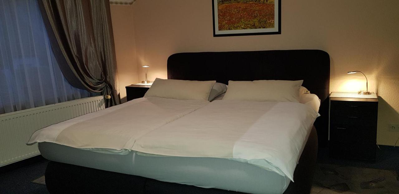 Hotel Garni Julia Linnich Kültér fotó