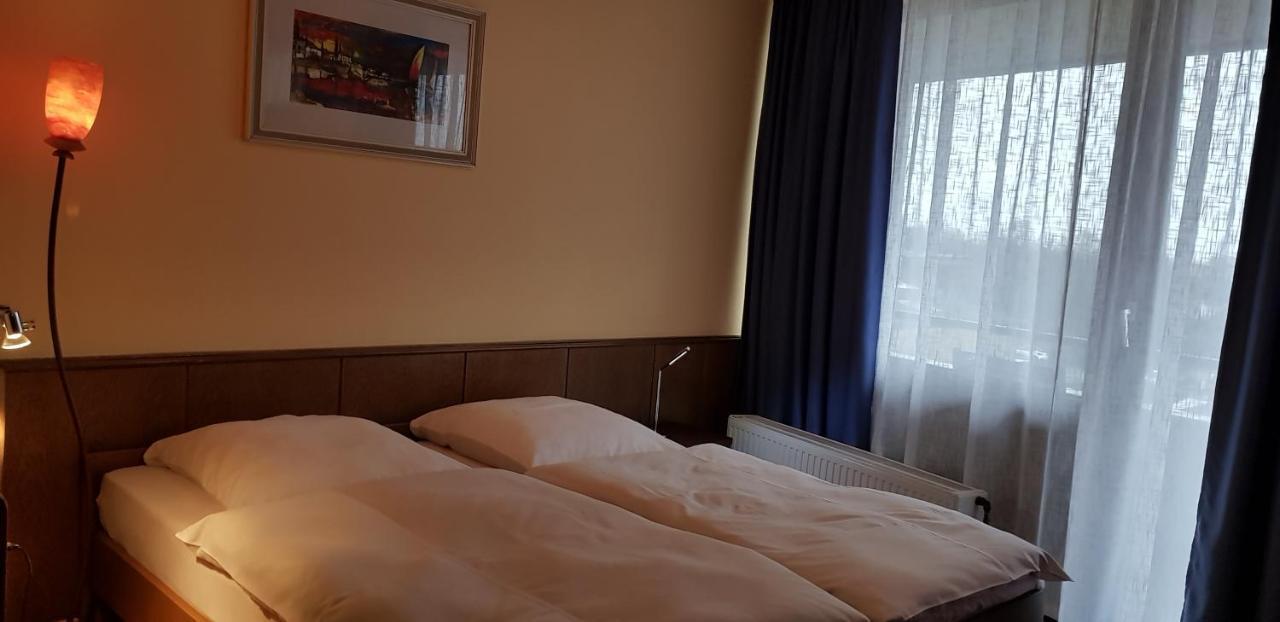 Hotel Garni Julia Linnich Kültér fotó