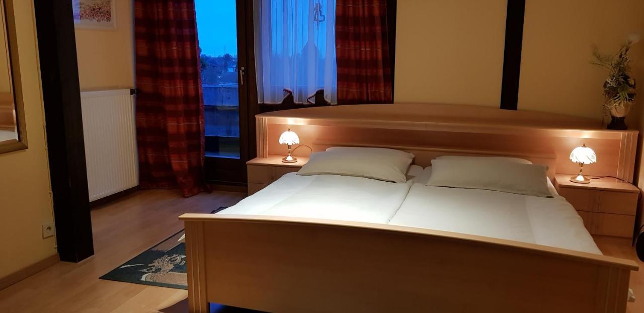 Hotel Garni Julia Linnich Kültér fotó